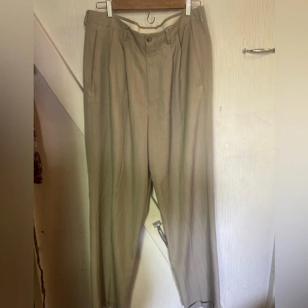 Claiborne mens taupe lightweight men’s pleated dress slacks pants 34 x 34 
Guc - Picture 4 of 5